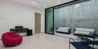 418 N Sweetzer Ave Gallery 22