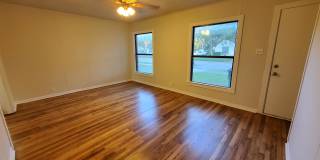 919 South Clements Street Gallery 3