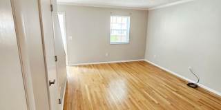 MOVE-IN READY! 2BR Townhome in Clintonville near OSU – W/D, Parking, Pet Friendly Gallery 17