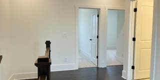 LIKE NEW IN PARK VUE! Townhome located across from Westside Park in Atlanta! MUST SEE! Gallery 13