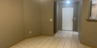 2528 Woodford Street Gallery 2
