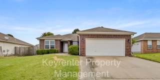 Great 3 Beds + 2 Baths Home with Solar Panels! Large Covered Patio! Gallery 1