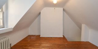 Gorgeous 3-Bedroom Townhouse in Washington Square West! Available mid-July! Gallery 13