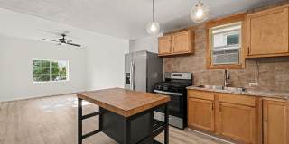 Highlands 3BR Rental – In-Unit Laundry, Storage & Outdoor Space Gallery 7