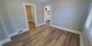 2 Bedroom Home with Detached Garage! 2 Bedroom Home with Detached Garage! Gallery 8