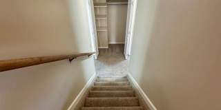 4 Bedroom Home in Villa Loma-Available NOW Gallery 31