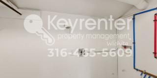Cute 1 bedroom guesthouse in a great neighborhood, close to Wesley Hospital and local restaurants! Gallery 13