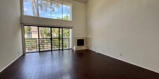 Large and Modern tri-level townhouse in Westwood minutes from Beverly Hills and UCLA Gallery 4