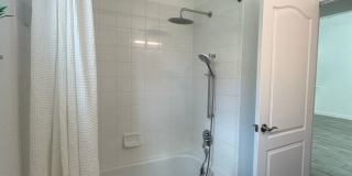 4 Bedroom / 2 Bath House Gallery 27