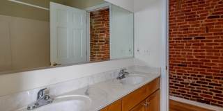 1712 THAMES Street Gallery 12