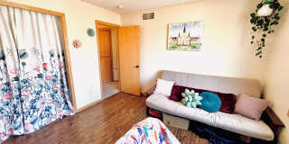 Updated 3bed 3bath End Unit Townhome w’Great Views Gallery 16