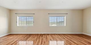 Spacious Sun-filled 3 bed 2.5 Bath Townhouse Gallery 13