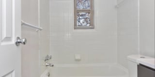 Emerald Apartments Gallery 17