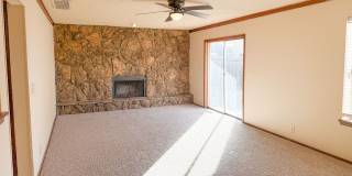 Prime Edmond Location | 3-Bed Duplex Near Boulevard & Broadway Gallery 3