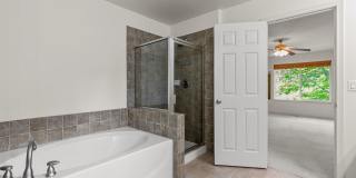 Stunning 3 bed, 2.5 bath home in desirable Bothell neighborhood Gallery 17