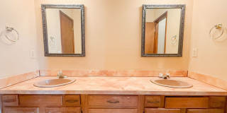 Prime Edmond Location | 3-Bed Duplex Near Boulevard & Broadway Gallery 21