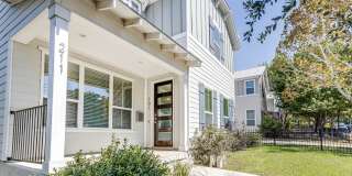 211 Claremont Gallery 15