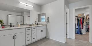GORGEOUS TOWNHOME BUILT IN 2020 LOCATED IN A GATED COMMUNITY! Gallery 23