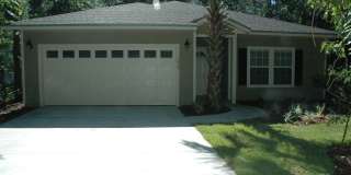 Spacious 3-Bed, 2-Bath House - Walk, Ride, or Bike to UF! Gallery 1