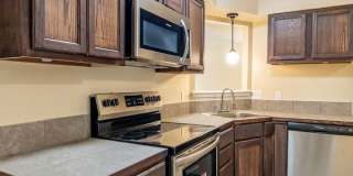 Refreshed 3 BR/2 BA home near I-49/UofA! Large fenced yard! Gallery 8
