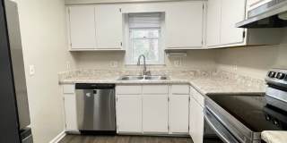 APPLICATION PENDING: 720-A Powell Drive ~Newly Renovated~ End Unit ~ Convenient to Powell Drive Park and NCSU! Gallery 5