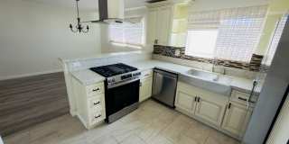 18550 Hatteras Street Gallery 21