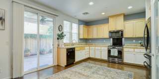 Experience the Best of Lincoln Crossing Living! — $500 Off First Month’s Rent if You Move In by 08/21! Gallery 10