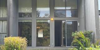 Lakefront Living in sought 60/01 complex Lakefront Living in sought 60/01 complex Gallery 1
