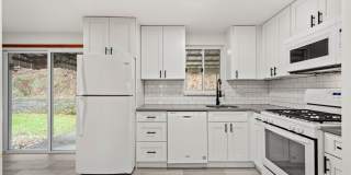 AVAILABLE JUNE 1ST! Don't miss this UPDATED and stunning 2-bedroom the heart of the South Hills! Gallery 10