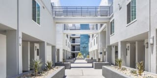 Avalon Woodland Hills Gallery 36