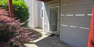Single Family Home 2 beds 1  Full bath and 1 Half bath Available Now! Gallery 18