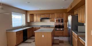 3500 SFT home, 5 Bed 3 bath with POOL and 3 car garage Gallery 12