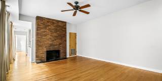 18 E MADISON Street Gallery 15