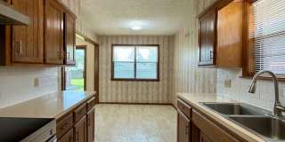 Gorgeous Brick Home for Rent! - 3 Bedroom, 2 Bath, 2 Car garage - 1,797 sf Gallery 9
