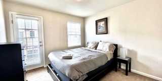 Downtown 3 Bedroom Townhome with 2 Car Garage Gallery 51