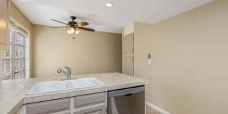 Nice Scottsdale Home 2 bedrooms 2 baths! Gallery 11