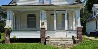 812 E. Cantrell St.  2-bedroom, 1 bath with option for 3rd bedroom on main Gallery 1