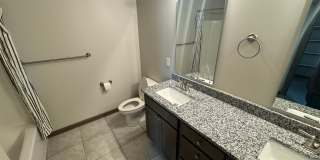 Beautiful 3 Bed, 2.5 Bath Large Townhome Gallery 10