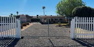 Charming 2-Bedroom Home Near the Colorado River with RV Parking- SHORT or LONG Term Gallery 15