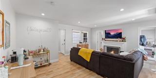 923 W Maple Avenue Gallery 4