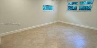325 NE 131st St Gallery 35