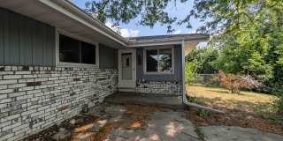 Charming Row-Home style Rental Gallery 1