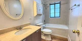 Lakefront Living in East Rogers Park! Lakefront Living in East Rogers Park! Gallery 1