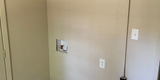 Large 3 bedroom, 2 bath with appliances! Gallery 8