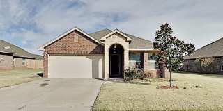 A Beautiful and Spacious 4 Bedroom 2 Bath in Mustang Schools Gallery 1