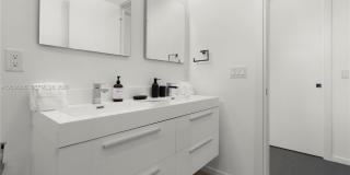 2217 NE 17th Ter Gallery 74