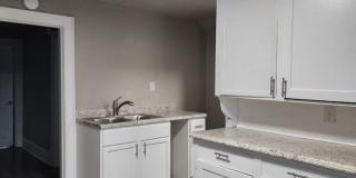 702 S. Commercial St / 109 Division St Gallery 1