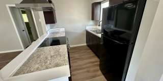 Move-in ready! Upgraded 2 Bedroom Condo Gallery 1