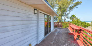 1 Bedroom Beachfront Condo, Steps away from Beach Access! Gallery 7