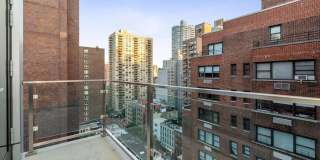 227 Lexington Avenue Gallery 2